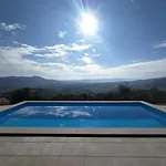 Villa Vista *
